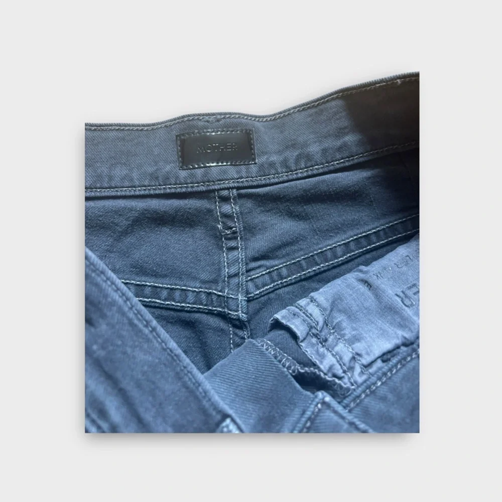 Mother High Waisted Rascal Ankle Fray in Chalk It Up